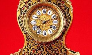Reloj sobremesa boulle s.xix francia, maquina paris 8 dias cuerda carey apliques bronce
