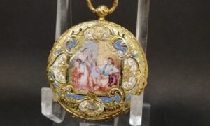 antiguo reloj bolsillo con esmaltes oro