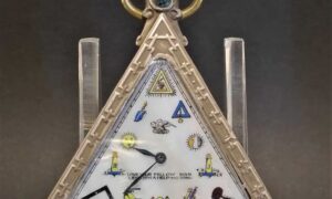 Reloj de bolsillo masónico triangular plata