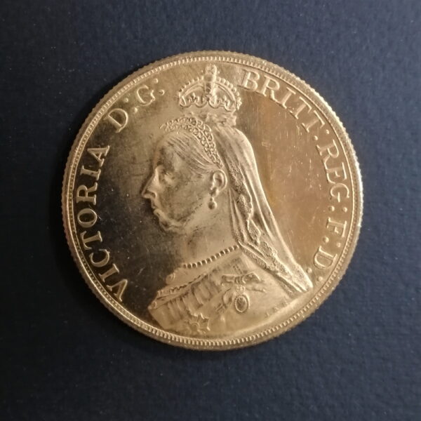 moneda inglesa de oro 5 libras 1887