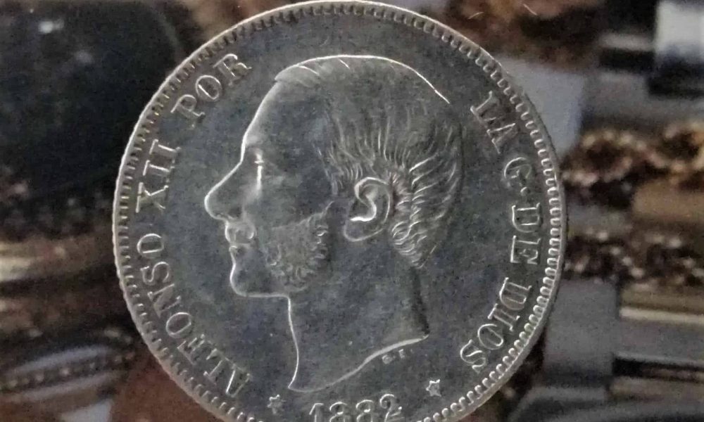 Alfonso XII 2 Pesetas plata 1882 sobre 1* 18-82 M.S.M Madrid