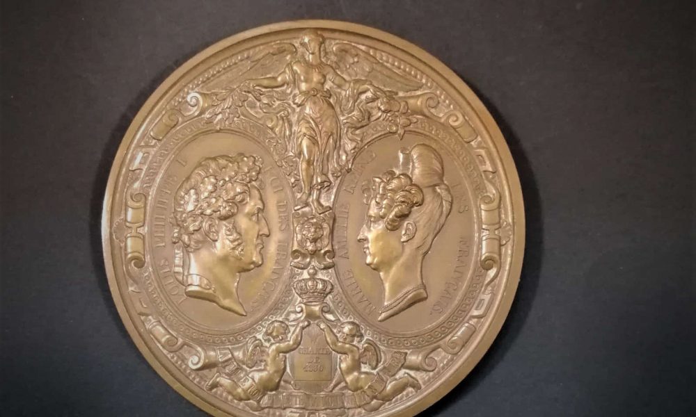 Medalla conmemorativa de la visita de Luis Felipe, María Amelia y sus hijos a la Casa de la Moneda en París
