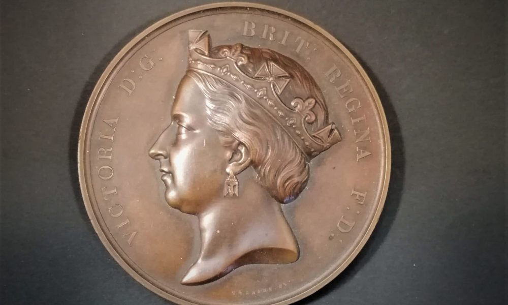 Medalla en bronce 1869 Ciudad de Londres, Reina Victoria, Apertura del viaducto de Holborn y el puente de Blackfriars. 1869
